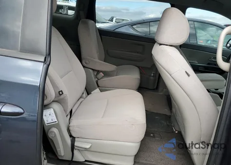 2015 Kia Sedona Lx из США, поврежденный, VIN KNDMB5C10F6036533